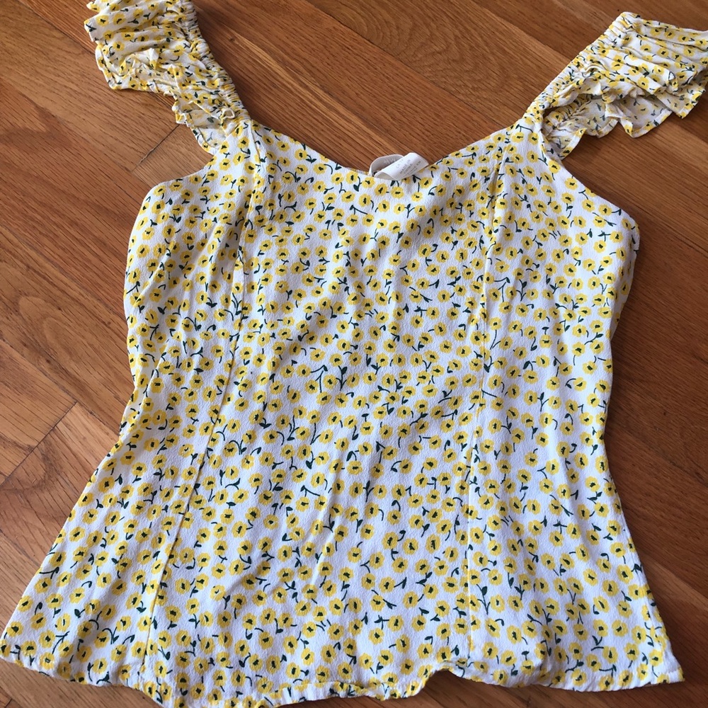 H&M daisy sleeveless top